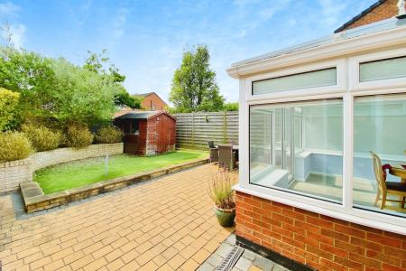 2 bedroom Detached bungalow for sale in Cambridge Close, Syston, LE7