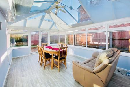 2 bedroom Detached bungalow for sale in Cambridge Close, Syston, LE7