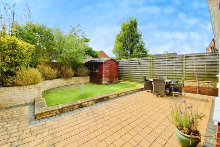 2 bedroom Detached bungalow for sale in Cambridge Close, Syston, LE7