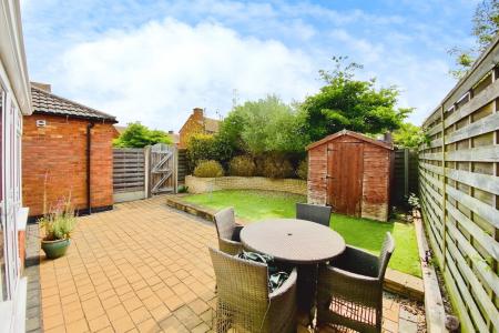 2 bedroom Detached bungalow for sale in Cambridge Close, Syston, LE7