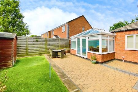 2 bedroom Detached bungalow for sale in Cambridge Close, Syston, LE7