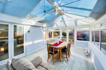 2 bedroom Detached bungalow for sale in Cambridge Close, Syston, LE7