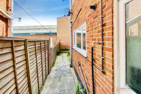 2 bedroom Terraced House for sale in Brook Street, Thurmaston, LE4