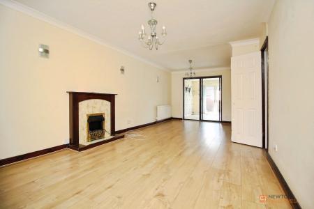 3 bedroom Detached house for sale in Pinewood Avenue, Thurmaston, LE4