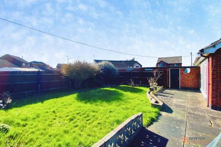 2 bedroom Detached bungalow for sale in Gardenfield Road, Leicester, LE4
