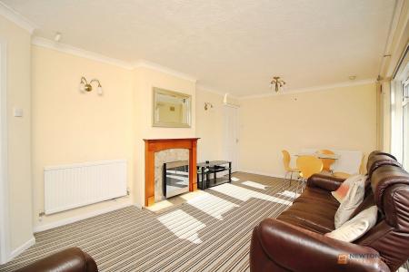 2 bedroom Detached bungalow for sale in Gardenfield Road, Leicester, LE4