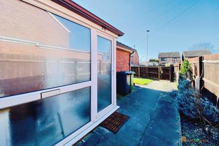 2 bedroom Detached bungalow for sale in Gardenfield Road, Leicester, LE4