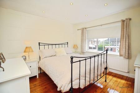 3 bedroom Detached house for sale in Barkby Road, Syston, LE7