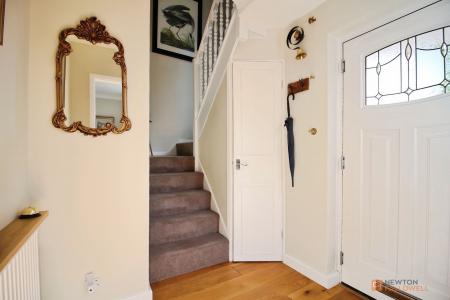 3 bedroom Detached house for sale in Barkby Road, Syston, LE7