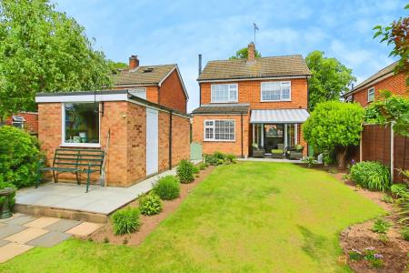 3 bedroom Detached house for sale in Barkby Road, Syston, LE7