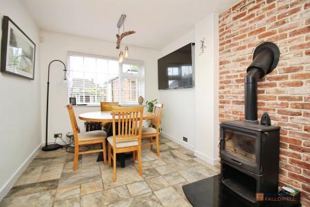 3 bedroom Detached house for sale in Barkby Road, Syston, LE7