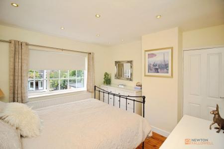 3 bedroom Detached house for sale in Barkby Road, Syston, LE7