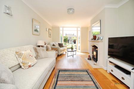 3 bedroom Detached house for sale in Barkby Road, Syston, LE7