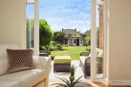 3 bedroom Detached house for sale in Barkby Road, Syston, LE7