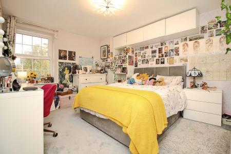 4 bedroom Detached house for sale in Loddington Close, Syston, LE7