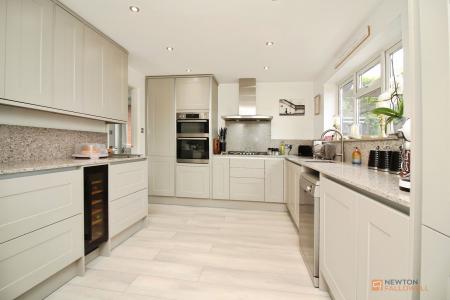 5 bedroom Detached house for sale in Rupert Crescent, Queniborough, LE7