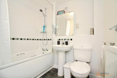 2 bedroom Flat for sale in White Hart Close, Thurmaston, LE4