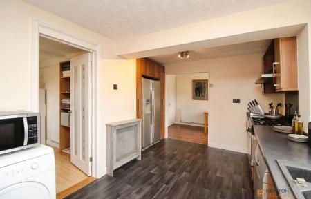 5 bedroom Semi-detached house for sale in The Meadows, East Goscote, LE7