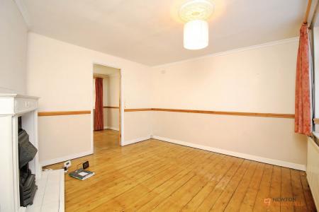 3 bedroom Semi-detached house for sale in Coplow Crescent, Syston, LE7