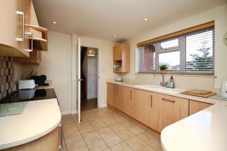 3 bedroom Detached house for sale in St. Hildas Close, Syston, LE7