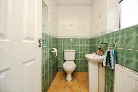 3 bedroom Detached house for sale in St. Hildas Close, Syston, LE7
