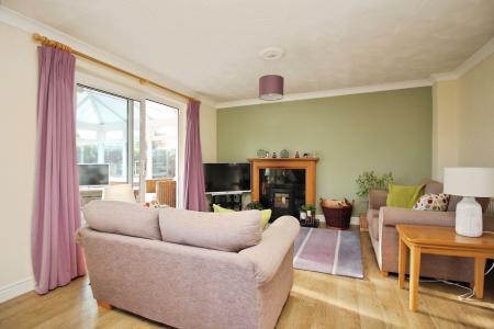 3 bedroom Detached house for sale in St. Hildas Close, Syston, LE7