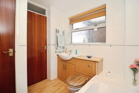 2 bedroom Detached bungalow for sale in St. Hildas Close, Syston, LE7