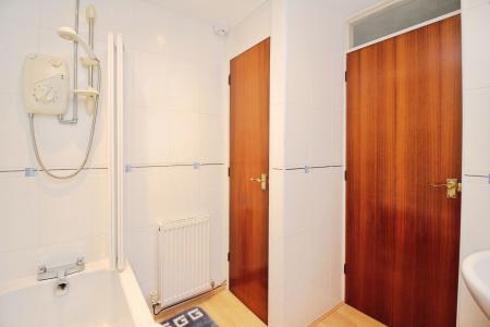 2 bedroom Detached bungalow for sale in St. Hildas Close, Syston, LE7