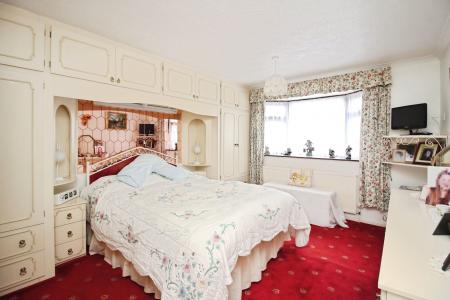 2 bedroom Detached bungalow for sale in St. Hildas Close, Syston, LE7