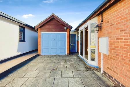 2 bedroom Detached bungalow for sale in St. Hildas Close, Syston, LE7