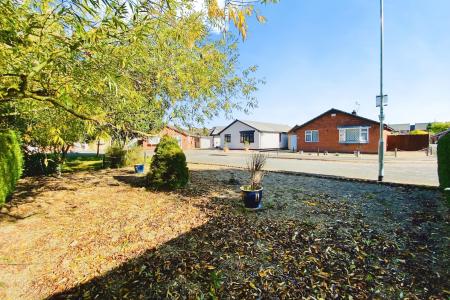 2 bedroom Detached bungalow for sale in St. Hildas Close, Syston, LE7