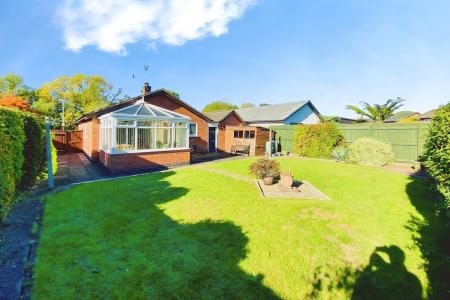 2 bedroom Detached bungalow for sale in St. Hildas Close, Syston, LE7
