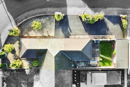 3 bedroom Semi-detached bungalow for sale in Coplow Crescent, Syston, LE7