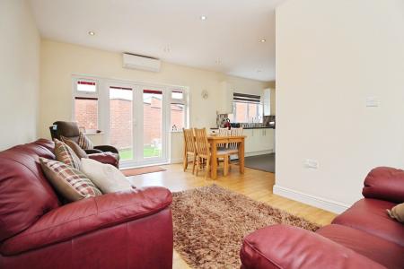 3 bedroom Detached house for sale in Courtyard Close, Syston, LE7