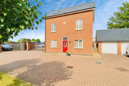 3 bedroom Detached house for sale in Courtyard Close, Syston, LE7