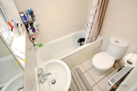3 bedroom Terraced House for sale in Belper Street, Leicester, LE4