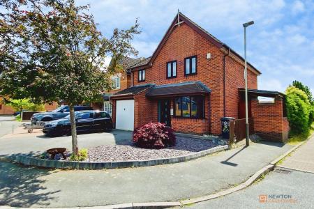 4 bedroom Detached house for sale in Trillium Close, Hamilton, LE5