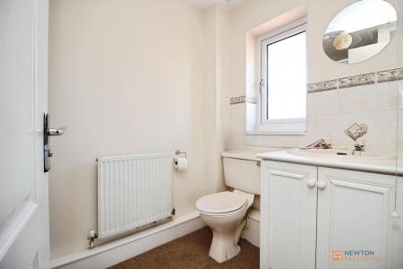 4 bedroom Detached house for sale in Trillium Close, Hamilton, LE5