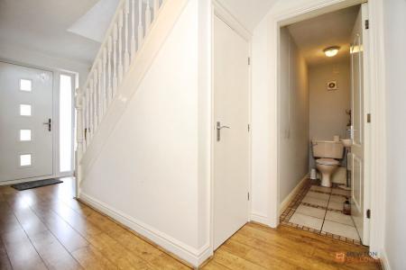 4 bedroom Detached house for sale in Trillium Close, Hamilton, LE5