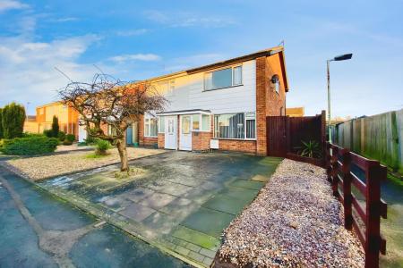 3 bedroom Semi-detached house for sale in Foxglove Close, East Goscote, LE7