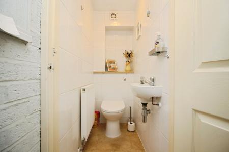 4 bedroom Semi-detached house for sale in Woodgate Drive, Birstall, LE4