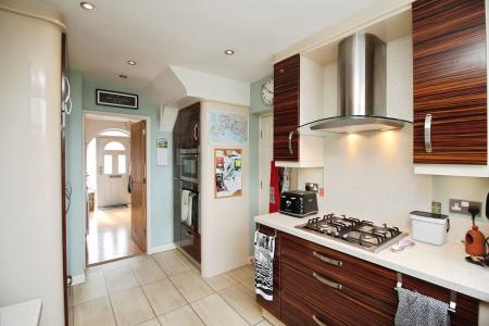 4 bedroom Semi-detached house for sale in Woodgate Drive, Birstall, LE4