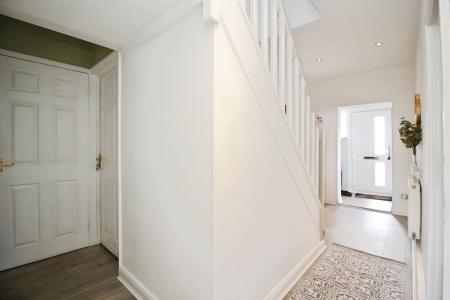 5 bedroom Semi-detached house for sale in Acacia Avenue, Birstall, LE4