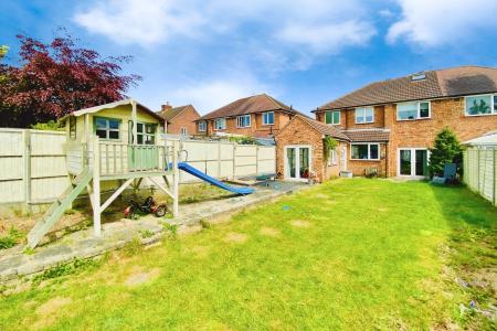 5 bedroom Semi-detached house for sale in Acacia Avenue, Birstall, LE4