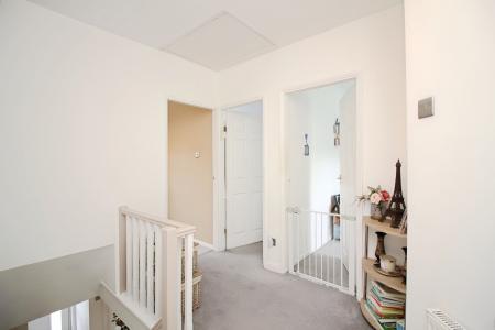5 bedroom Semi-detached house for sale in Acacia Avenue, Birstall, LE4