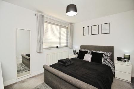 3 bedroom End of terrace house for sale in Long Furrow, East Goscote, LE7