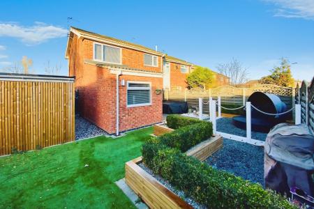 3 bedroom End of terrace house for sale in Long Furrow, East Goscote, LE7
