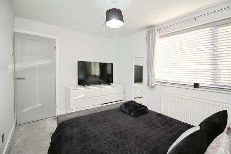 3 bedroom End of terrace house for sale in Long Furrow, East Goscote, LE7