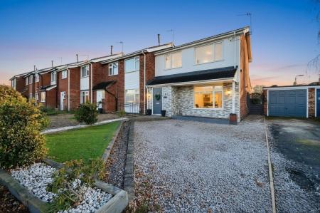 3 bedroom End of terrace house for sale in Long Furrow, East Goscote, LE7