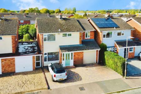 4 bedroom Detached house for sale in Fletchers Way, East Goscote, LE7